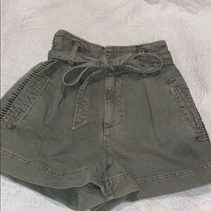 Army Green highwaisted shorts Splendid size S